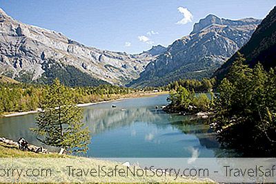 瑞士的10超现实湖泊是绝对的自然奇观 21